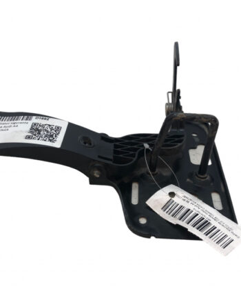 Carlig siguranta capota motor Audi A4 B8 8K (2008-2012) 2.0 TDI 105KW CAGA 8T0823480