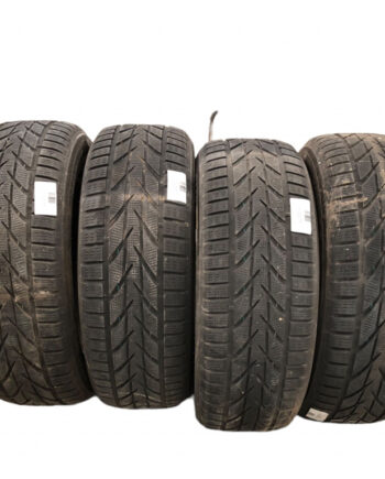 Set 4 anvelope All Season Toyo Snowprox S953 225/60 R17