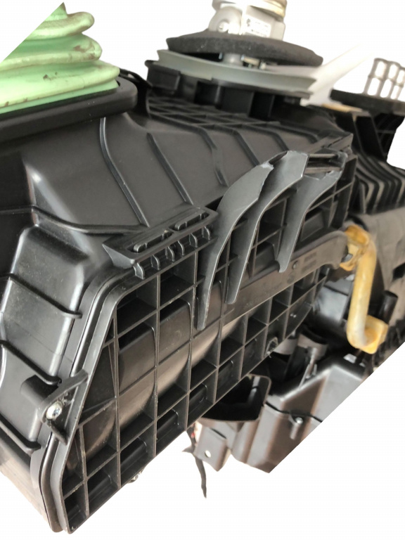 Carcasa aeroterma Seria 5 F10 (2010-2016) 3.0 D 190KW N57D30A 64119241194 - imagine 4